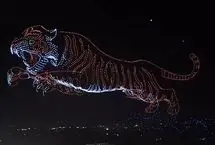 ثبت رکورد گینس با ساخت ببر غول‌پیکر توسط ۲۹۸۳ پهپاد