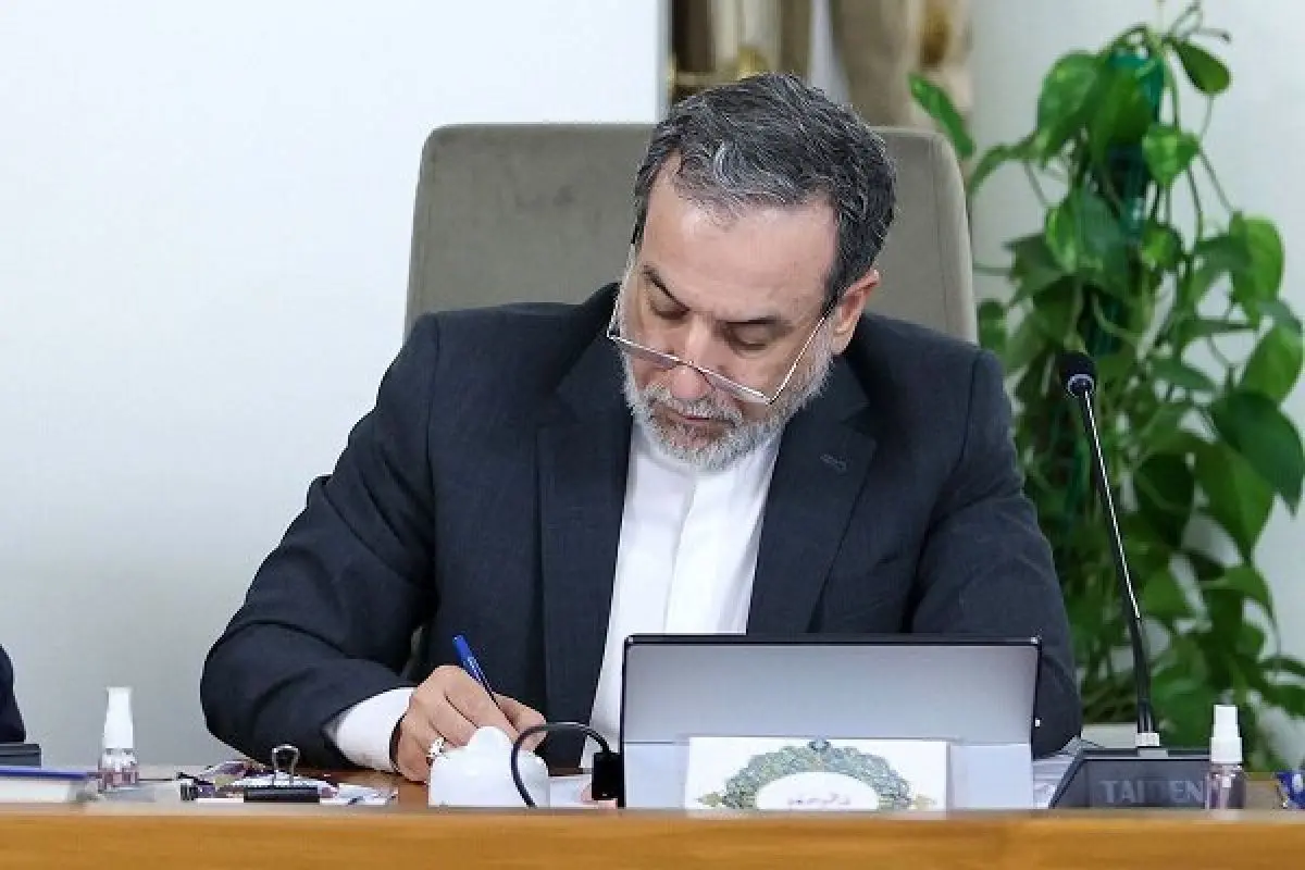 پیام عراقچی به بریتانیا، فرانسه و آلمان: به نفع خودتان است که مسیرتان را تغییر دهید
