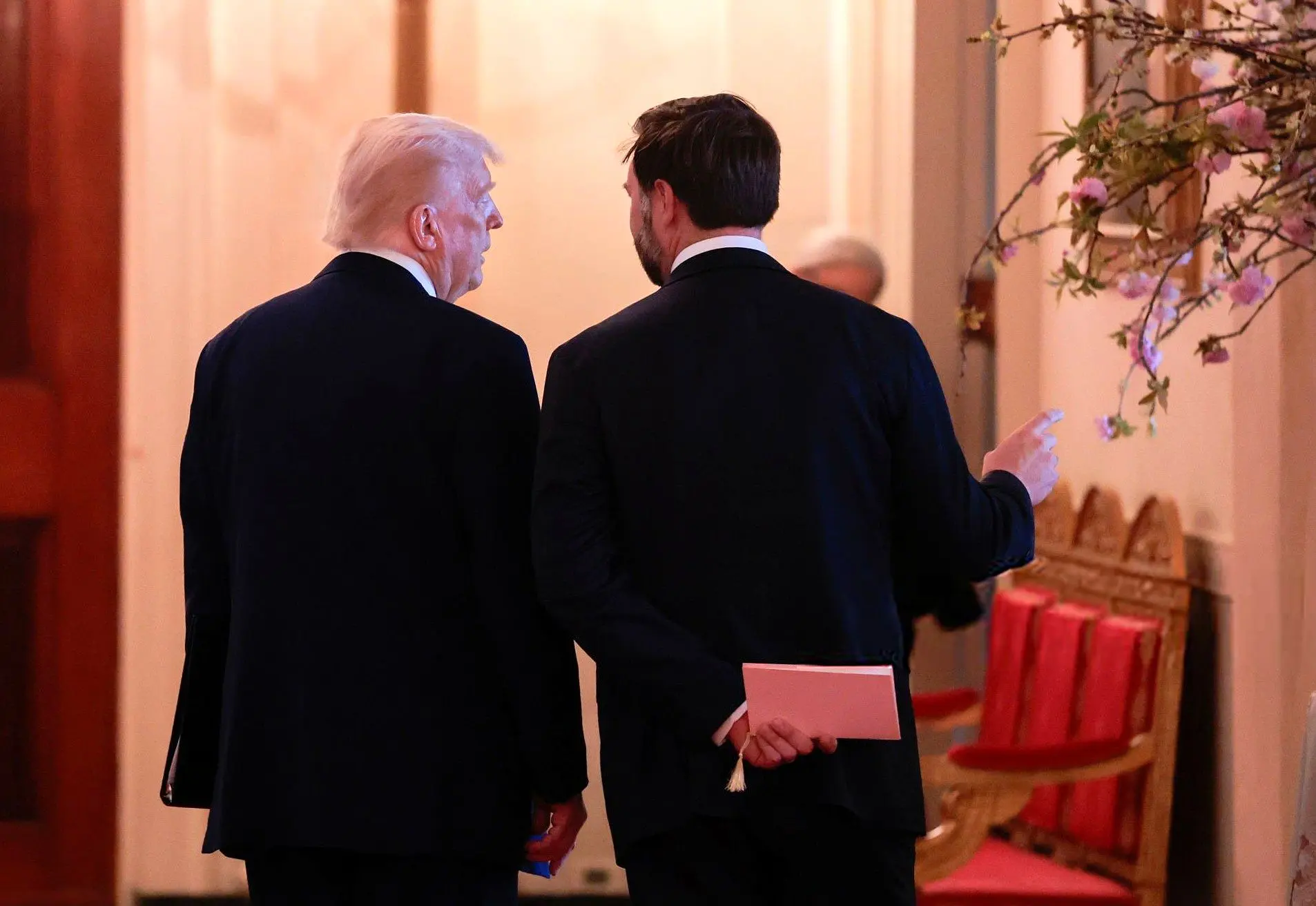 فرصت شیرین یا جام زهر؛ آیا حضور ونس در مذاکرات بن‌بست ترامپ را می‌شکند؟ 