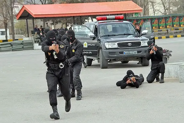 شلیک پلیس به اراذل؛ ۱۵ نفر قطع عضو شدند!