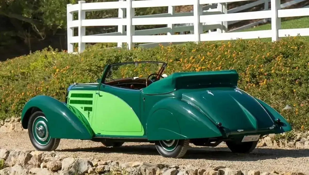 بوگاتی تایپ ۵۷ با رنگ کمیاب «سبز درخت کریسمس»