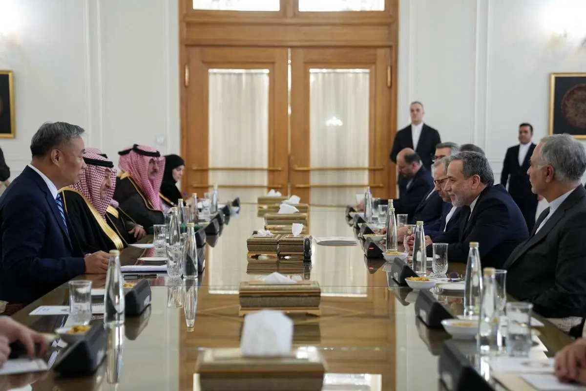 دیدار عراقچی با مقامات عربستان و چین