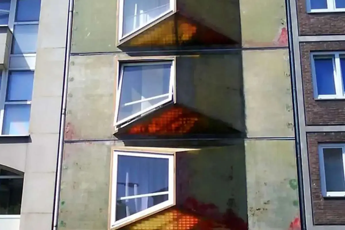 این ساختمان بی رنگ و رو یک اثر مهم معماری است!