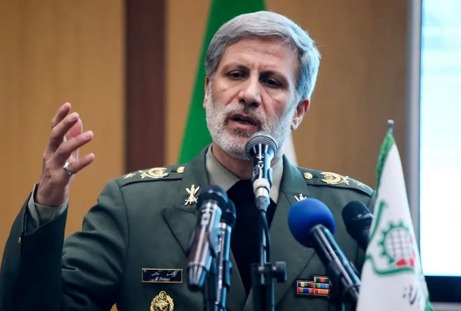 فرمانده کل ارتش: ایران بزرگ قابل بلعیده شدن نیست