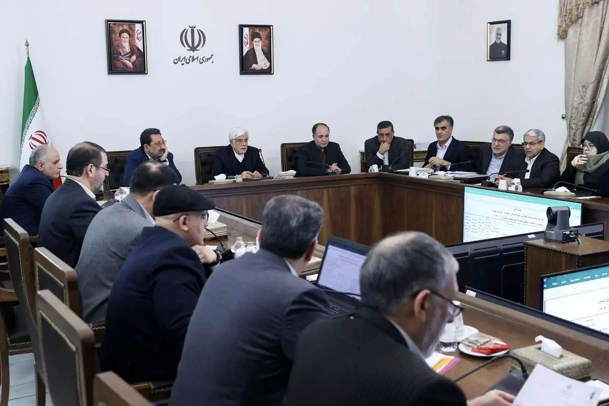 علی سعدوندی اقتصاددان: این سیاست‌ها در شأن عارف نیست 
