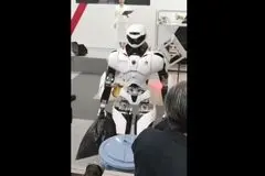 ببینید؛ ربات‌هایی که می‌رقصند و خانه‌تکانی می‌کنند!