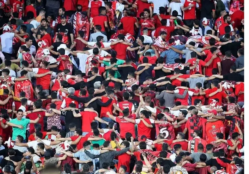حکم پرونده جنجالی شعار پرسپولیسی‌ها علیه استقلال صادر شد!

