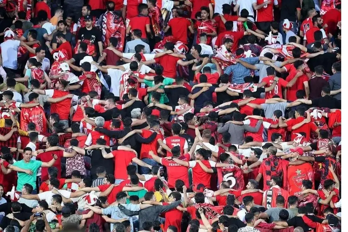 حکم پرونده جنجالی شعار پرسپولیسی‌ها علیه استقلال صادر شد!

