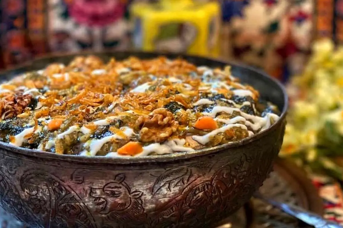 طرز تهیه آش برگ مو؛ آش خوشمزه بهاری

