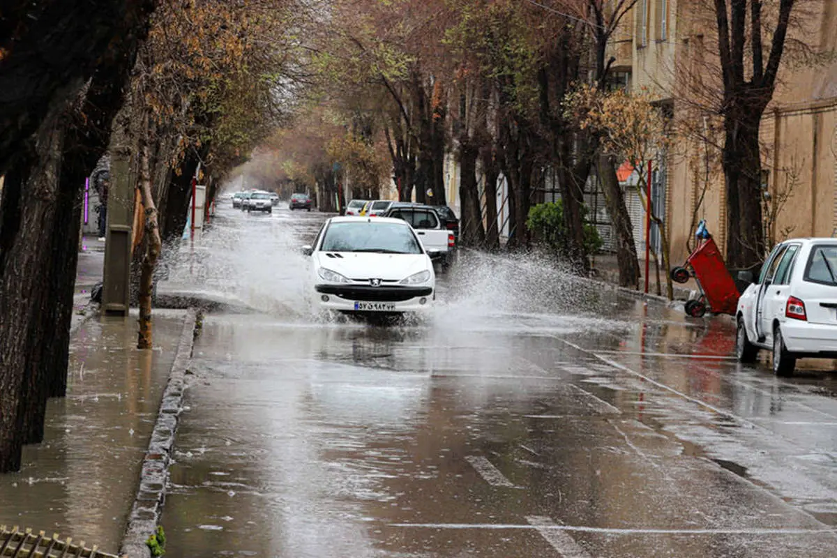 این مناطق از امشب منتظر باران باشند/ تهران همچنان میزبان گردوخاک