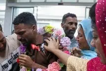 تصاویر؛ بازگشت ۱۰ صیاد آزادشده از زندان امارات به بندرعباس