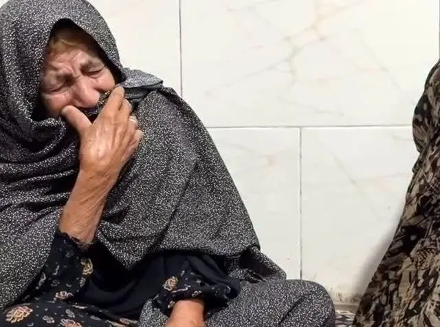 پهلوانان در کنار داغ‌دیدگان حادثه انفجار بندر شهید رجایی