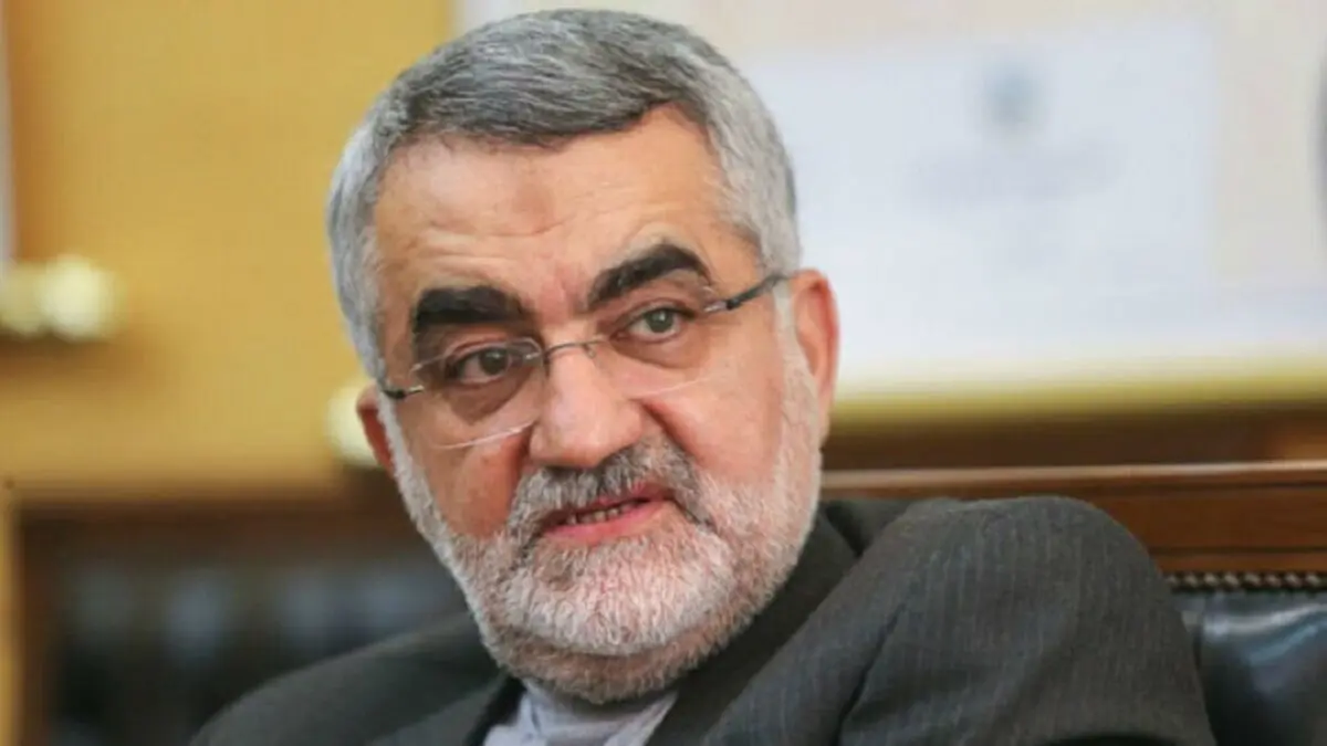 بروجردی: آمریکا در مورد تنگه هرمز کاری نمی‌تواند انجام دهد