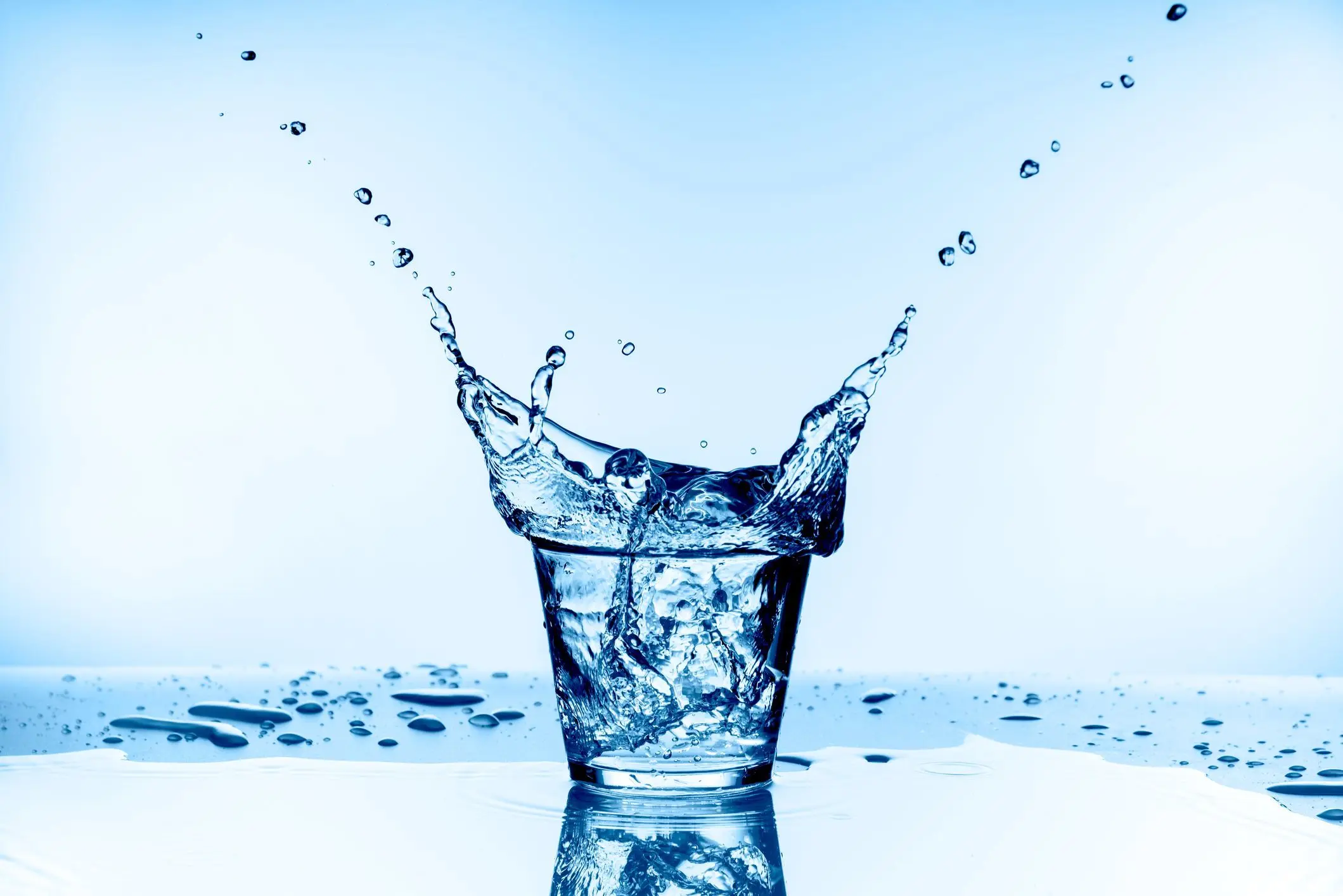تحقیقات جدید: کاهش اضطراب با نوشیدن آب؛ آیا ممکن است؟