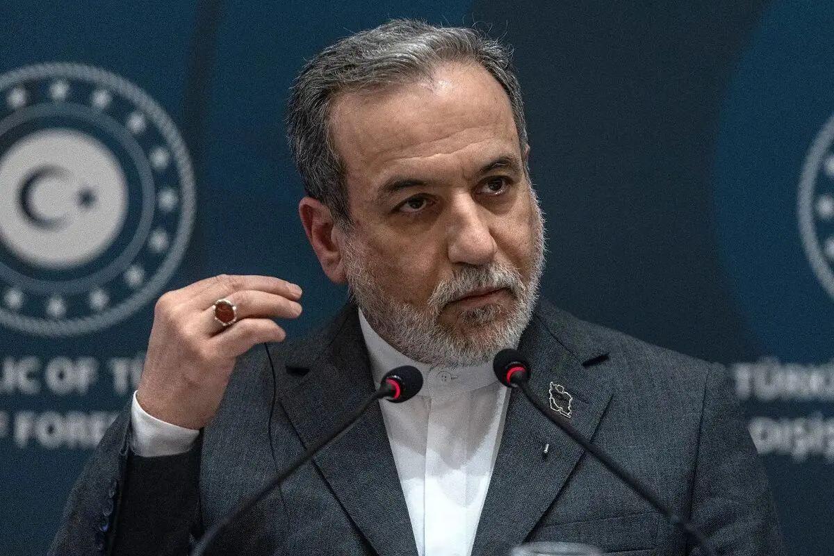 عراقچی در عزاداری عاشورای مسجد جامع جماران