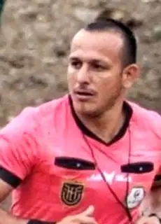 قتل تکان‌دهنده داور فوتبال در زمین بازی

