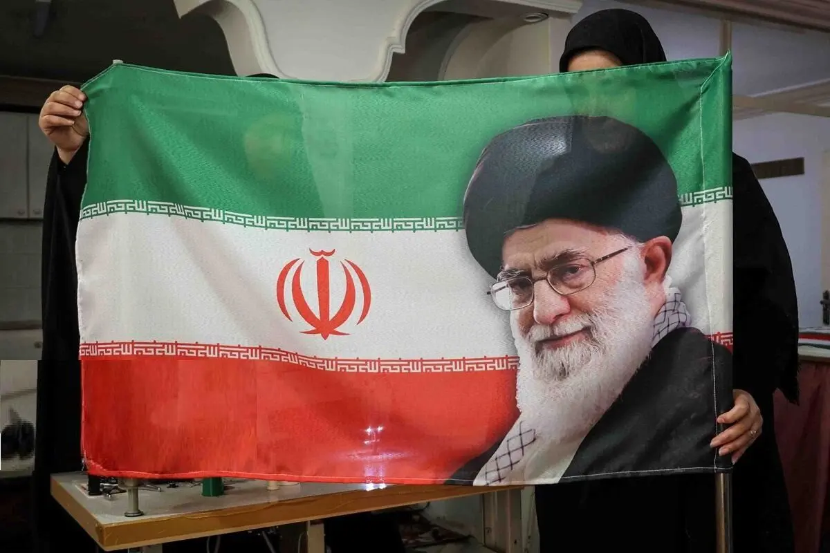 تصاویر؛ تولید پرچم ایران به شکل متفاوت