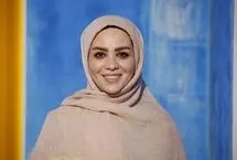 حضور مجری زن صداوسیما با اسلحه روی آنتن زنده
