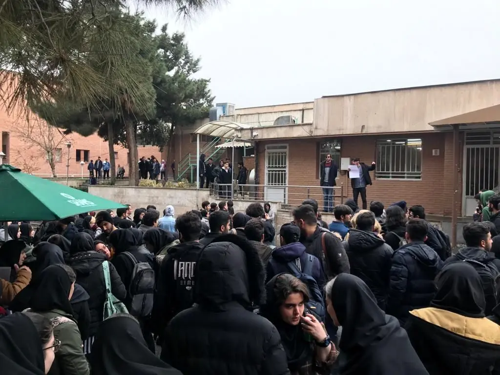 صد درصد هتاکان تجمعات اخیر دانشگاه شریف دانشجویان انصرافی و سهمیه‌ای بودند