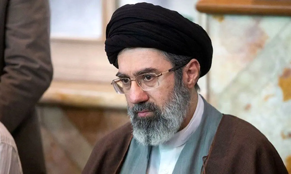 انتشار فیلم کمتر دیده شده از آیت‌الله مجتبی خامنه‌ای
