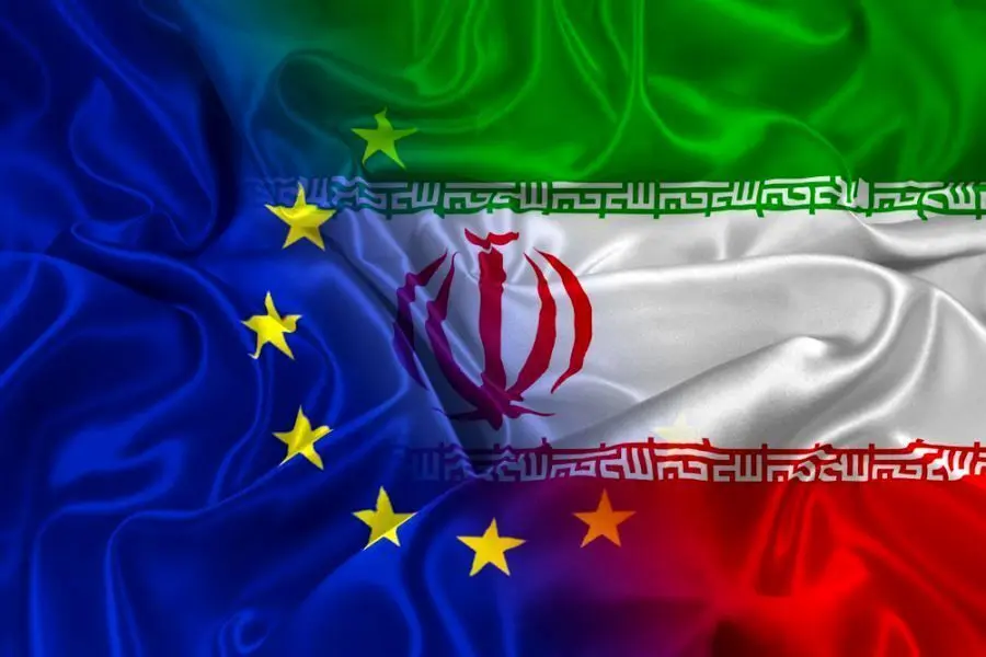 کوروش احمدی: غرب به شروط ایران تن نخواهد داد 