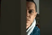 نقد و بررسی فیلم ترسناک «خانه» / برای علاقمندان به آثار ترسناک با لایه‌های روانی و اجتماعی