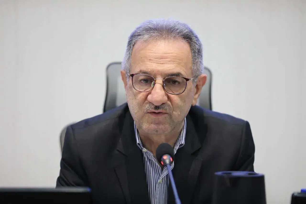 پزشکیان با هواپیمای اختصاصی خود، ۱۰ تن مواد اولیه دارویی از هند برای کشور آورد