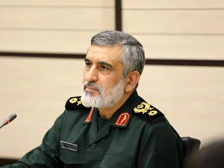 تصویر؛ «سردار حاجی زاده در کنار صیاد شیرازی»؛ دهه 60