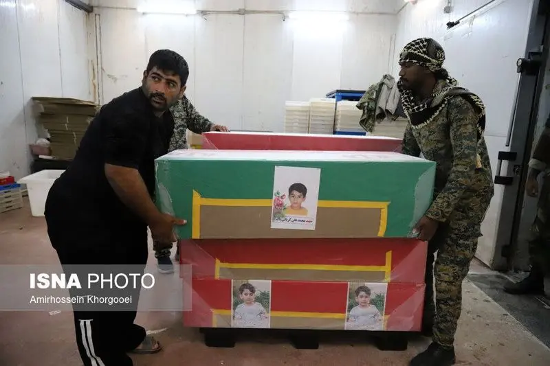 مراسم تشییع پیکر پاک دانش‌آموزان شهید میناب