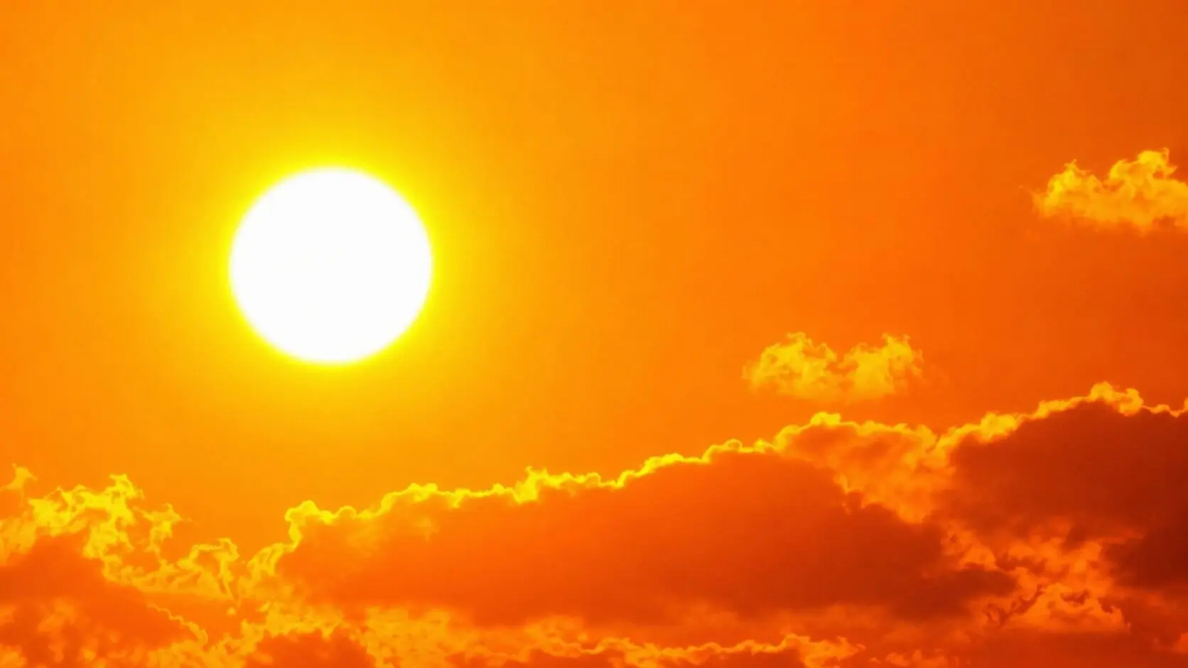 موج‌های گرمای ۵ تا ۶ درجه بالاتر از نرمال در راه/ کدام استان‌ها بیشترین گرما را تجربه می‌کنند؟