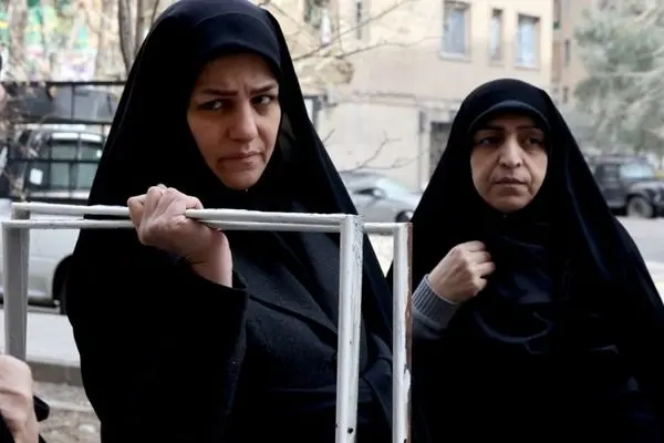 تصاویر؛ تعمیر شیشه های شکسته در تهران