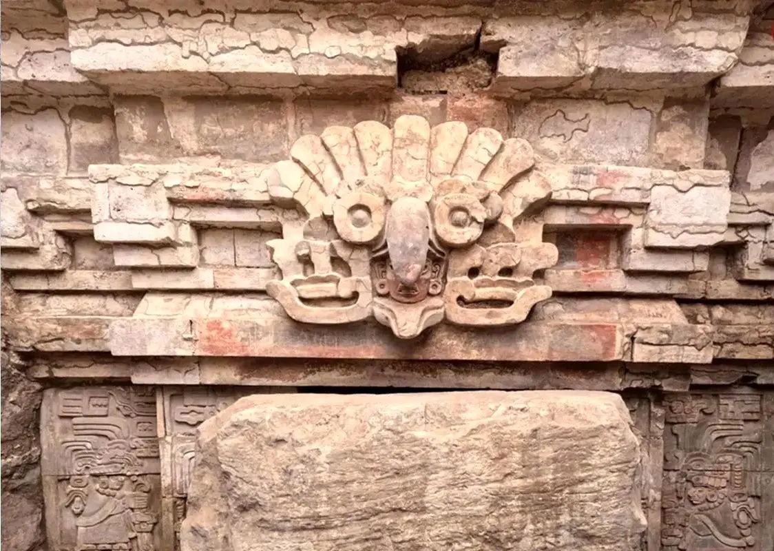 کشف مقبرۀ جغدنشان ۱۴۰۰ ساله در مکزیک
