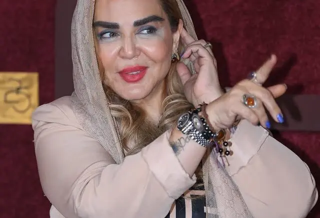 ژست‌های بهاره رهنما روی فرش قرمز جشنواره ۲۵