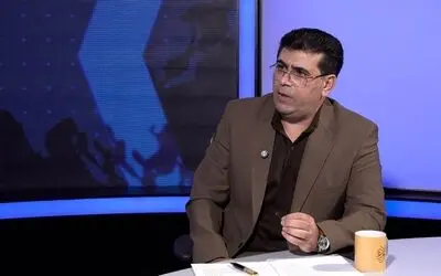 دولت در بزنگاه تصمیم گیری است / لزومی ندارد خودروی پرمصرف را به بهانه اشتغال تولید کنیم/ خودرویی که در ایران 10 میلیارد است در کشورهای دیگر 3 میلیارد است

