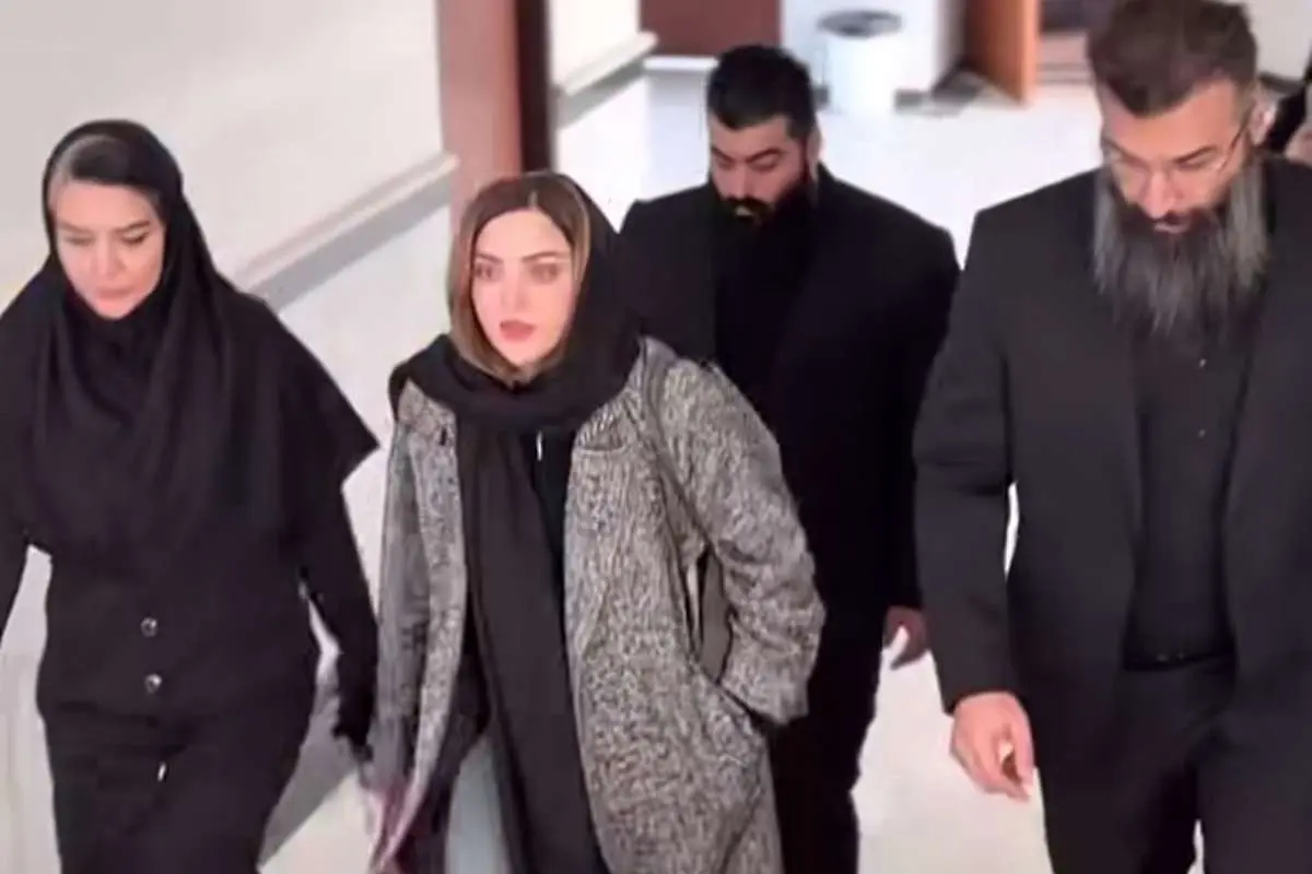 واکنش دانشگاه آزاد به حاشیه‌های مراسم دفاع «بهنوش طباطبائی»
