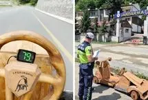 توقیف خودروی تمام‌ چوبی توسط پلیس