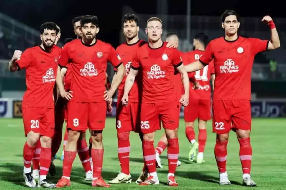 تصویر؛ استیج جشن قهرمانی تراکتور با طرحی از خلیج فارس