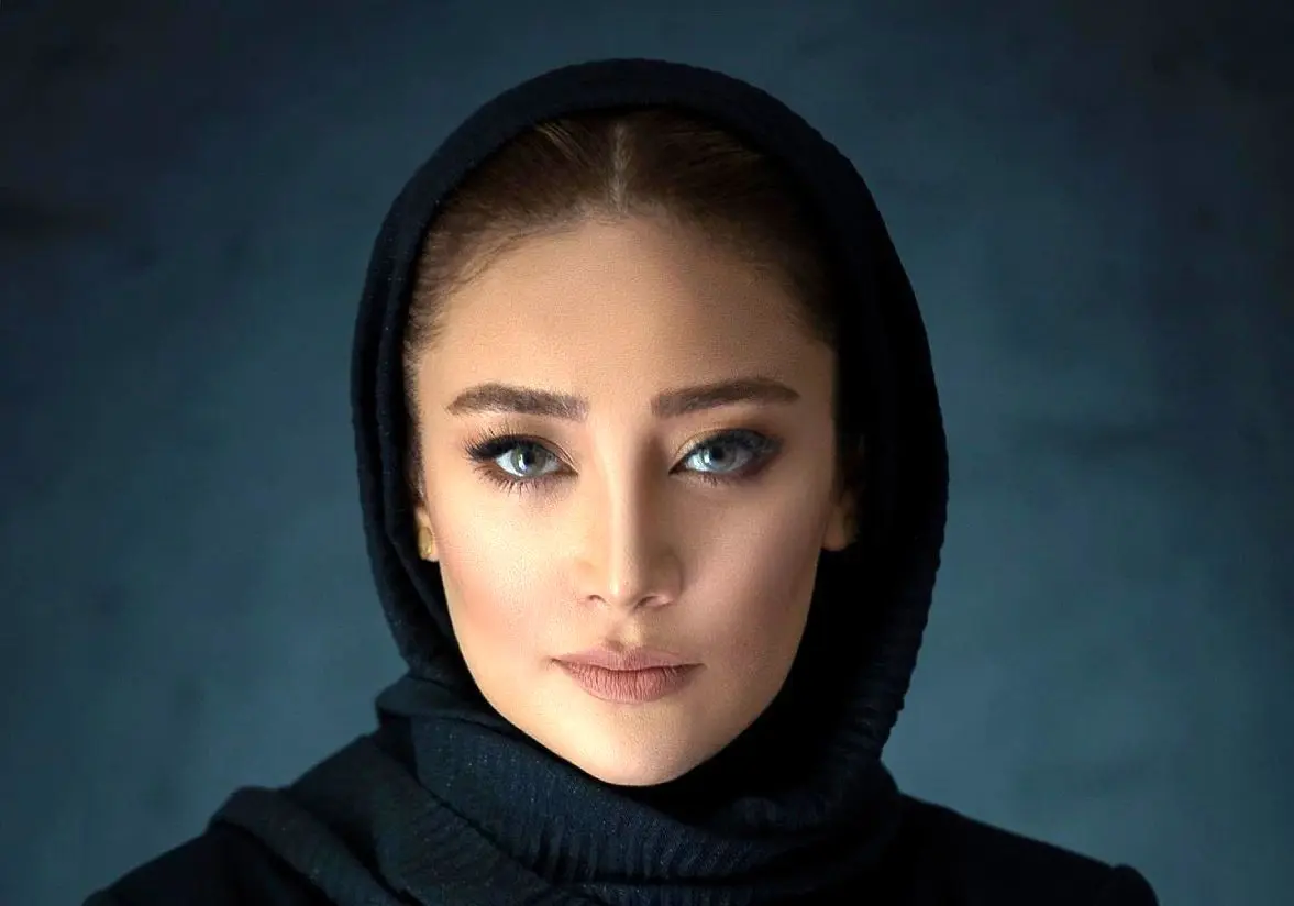 کافه گردی بهاره افشاری و بابک جهانبخش 