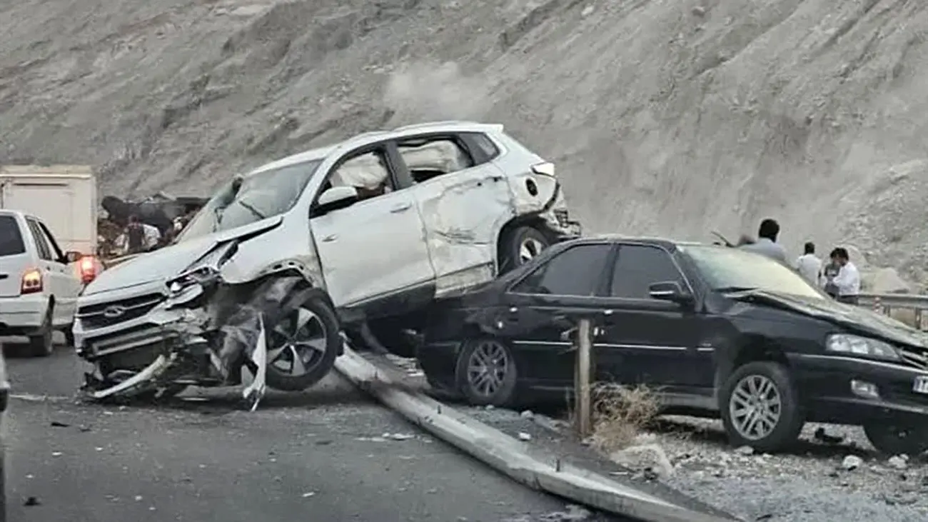 واژگونی سمند در محور داراب فارس حادثه آفرید
