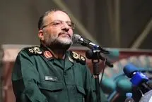 سلیمانی: دشمن دغل و خبیث همچون مار زخم‌خورده بر خود می‌پیچد  