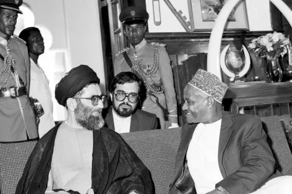 تصاویری از دوران ریاست جمهوری رهبر انقلاب