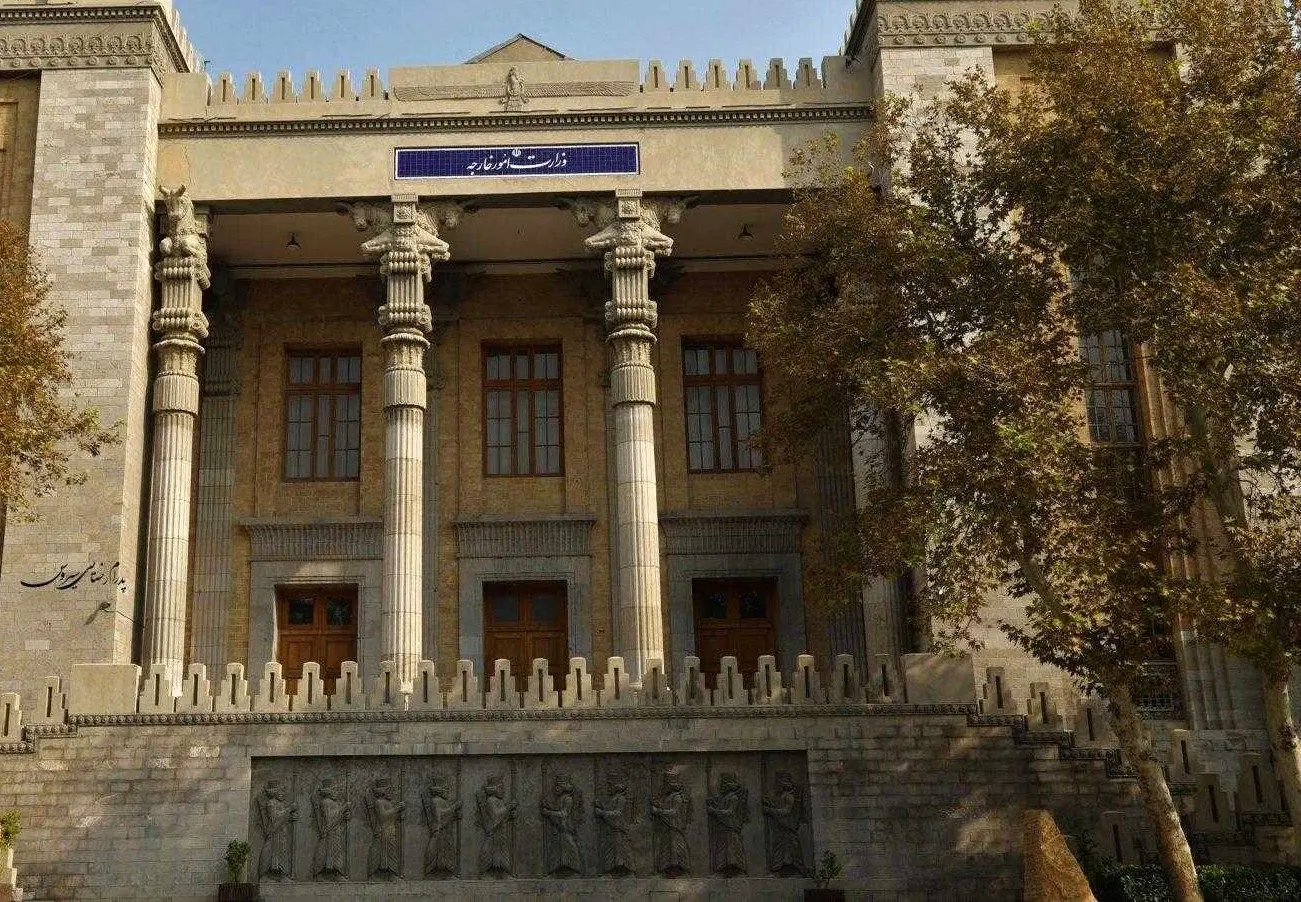 کاردار انگلیس به وزارت خارجه احضار شد 