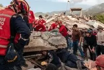 نجات یک بازمانده زلزله ویرانگر ونزوئلا از زیر آوار 