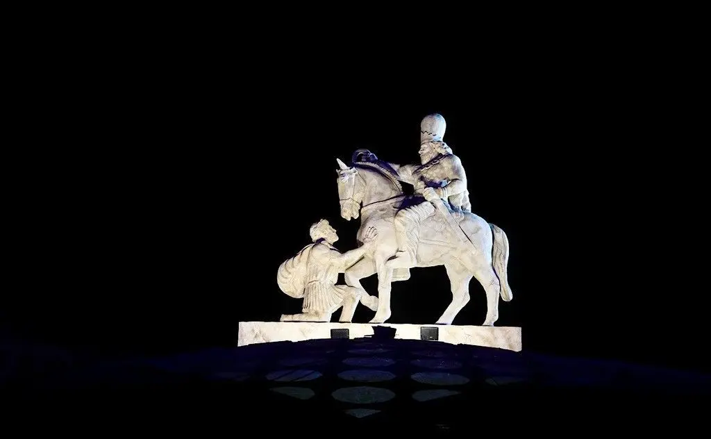 مجسمه والرین؛ واقعیت یا خطای تاریخی؟