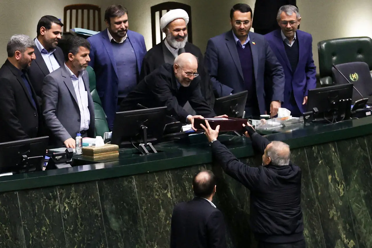 بودجه ما نسبت به همسایگان از هر زاویه ای ضعیف است / هیچ خبری از برنامه نیست و فقط شعار و سخنرانی داریم / در بودجه نسبت به عراق عقب افتاده‌ایم

