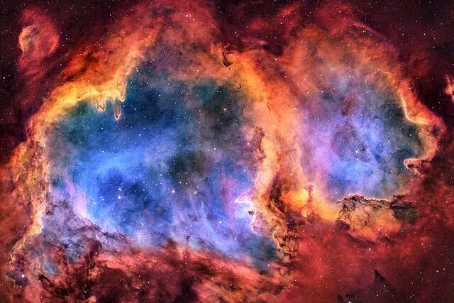 عکس روز ناسا از رقص ستاره‌ها در سحابی روح