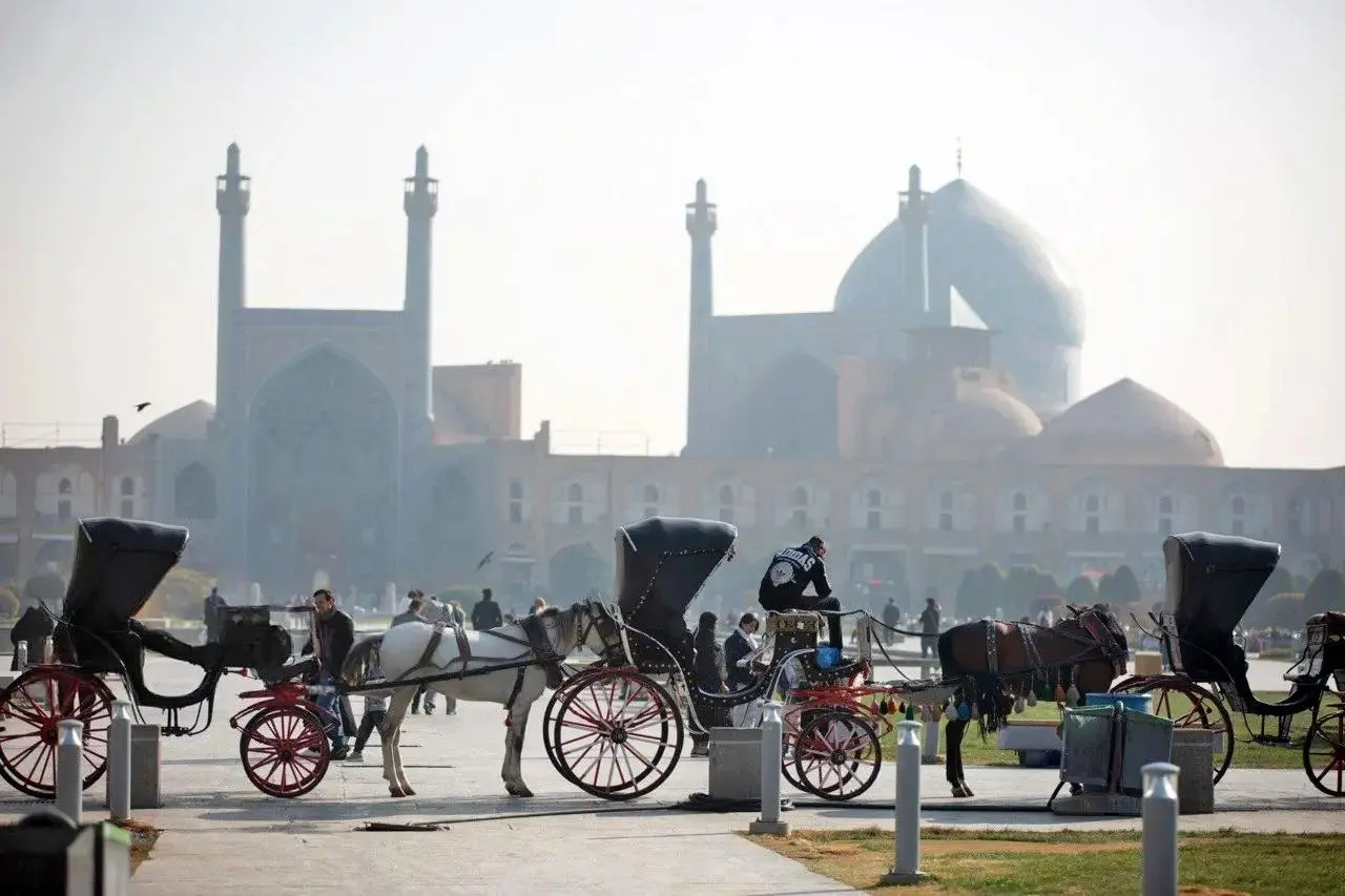 شاخص آلودگی هوا اصفهان امروز دوشنبه ۱۰ آذر/تعطیلی مدارس ناشی از آنفلوآنزا بود، نه آلایندگی