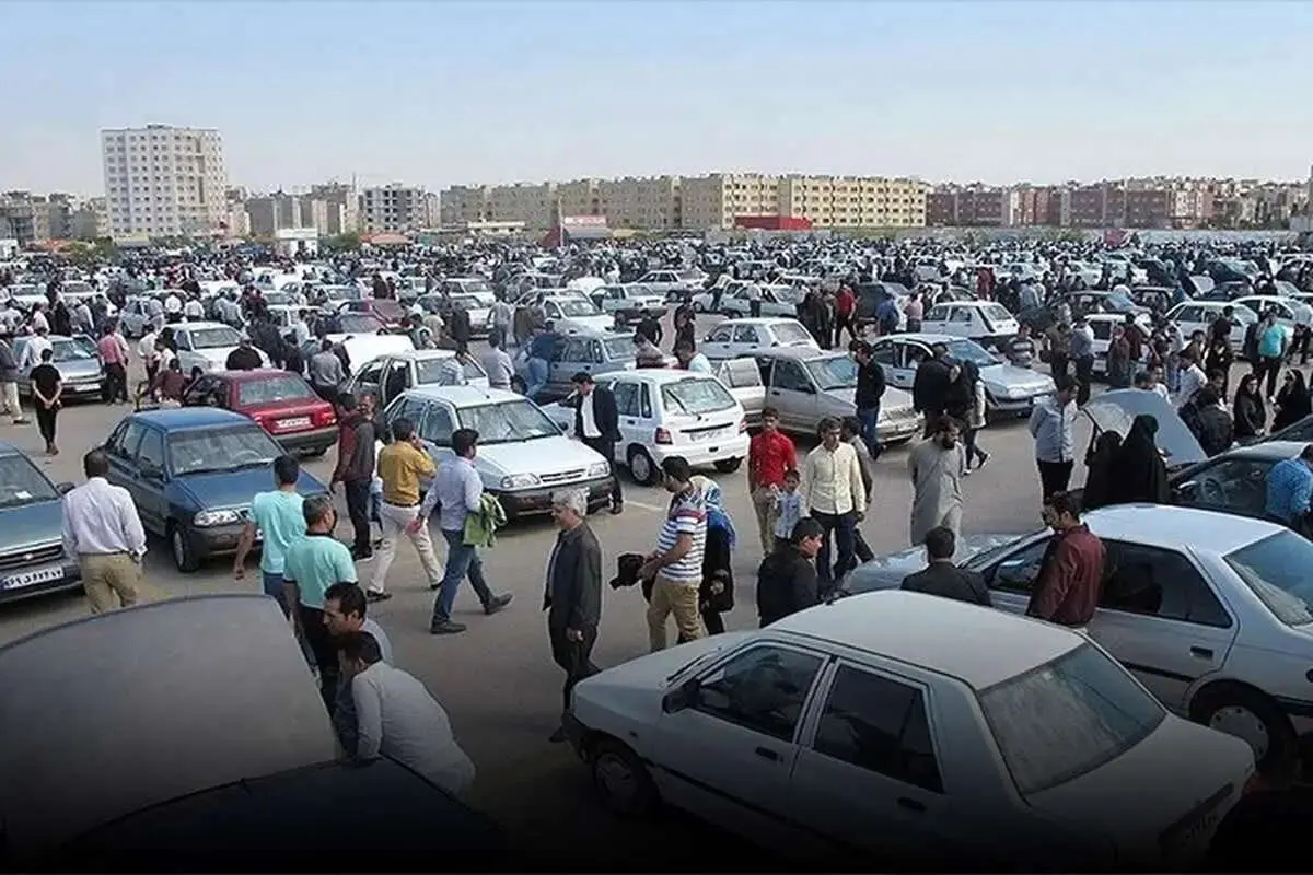 بازار خودرو همچنان در سرازیری و رکود