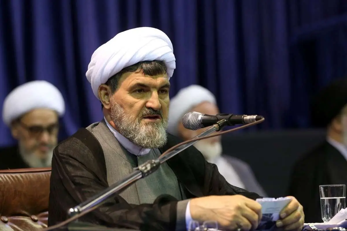 این سختگیریهایی را که درباره حجاب میکنند، کجا امام گفته است؟