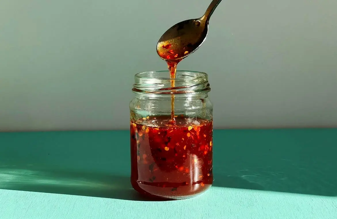 این چاشنی تند و شیرین، پرجستجوترین غذای سال ۲۰۲۵!